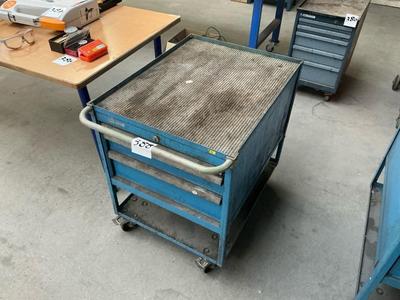 Overview picture of tool trolley